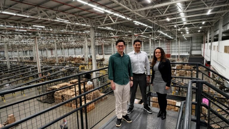 Jamef recebe visita de executivos da ABRAIDI